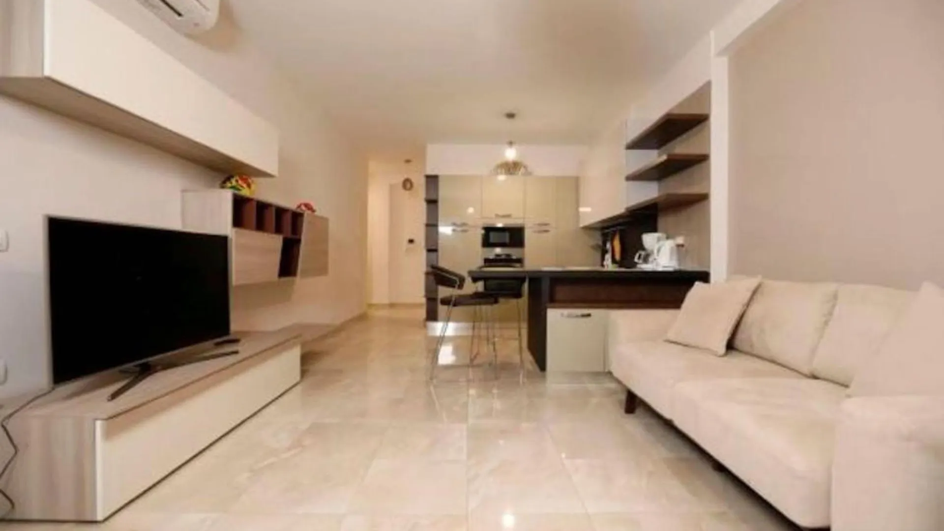 Beachfront Sion Sarande Apartment